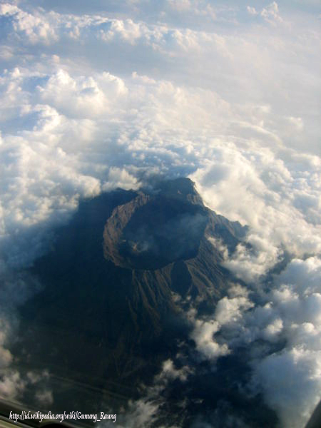 Evaluasi Tingkat Aktivitas Level III (Siaga) G. Raung Hingga 24 Juli 2015